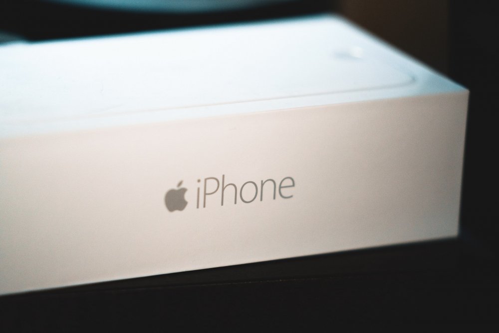 Дизайн упаковки Apple iPhone